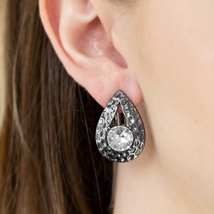 🌸🌸 Clip on Earrings 🌸🌸 Black metallic
